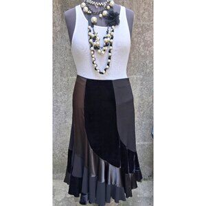 Black Pretty Velvet Satin mix Swirl skirt Size 10 LAURA PETITES